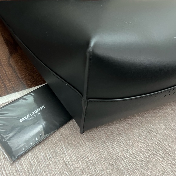 Saint Laurent Shopper Tote - Picture 9 of 11